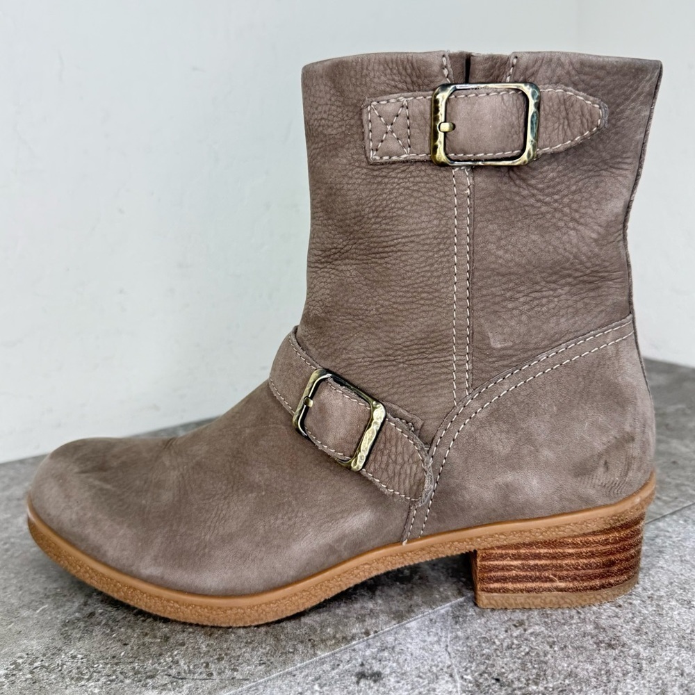 NEW DANSKO Delphine Stone Waterproof Nubuck Boot EU 40 US 9.5/10 - Picture 3 of 10